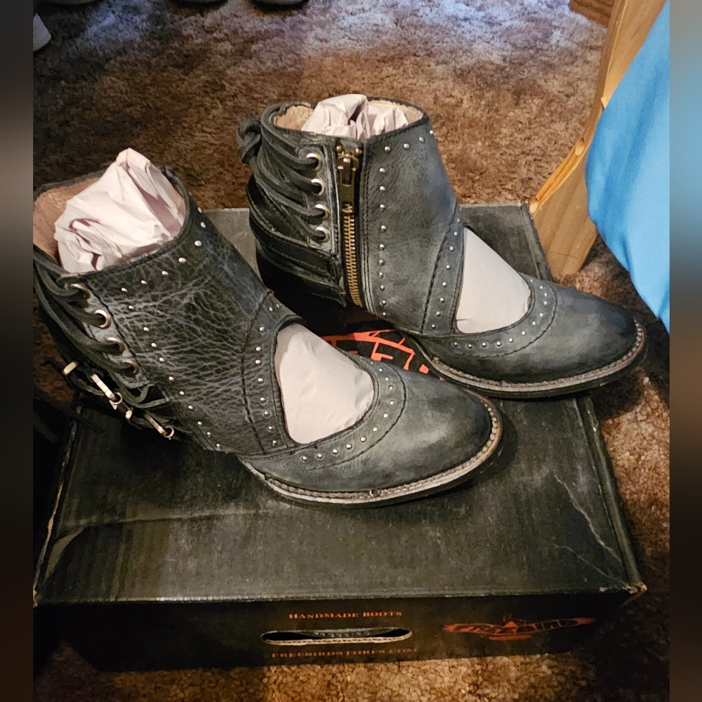 Desert freebirds (black)